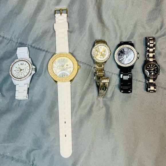5 watches different brands, different styles, without battery, working - Picture 3 of 6